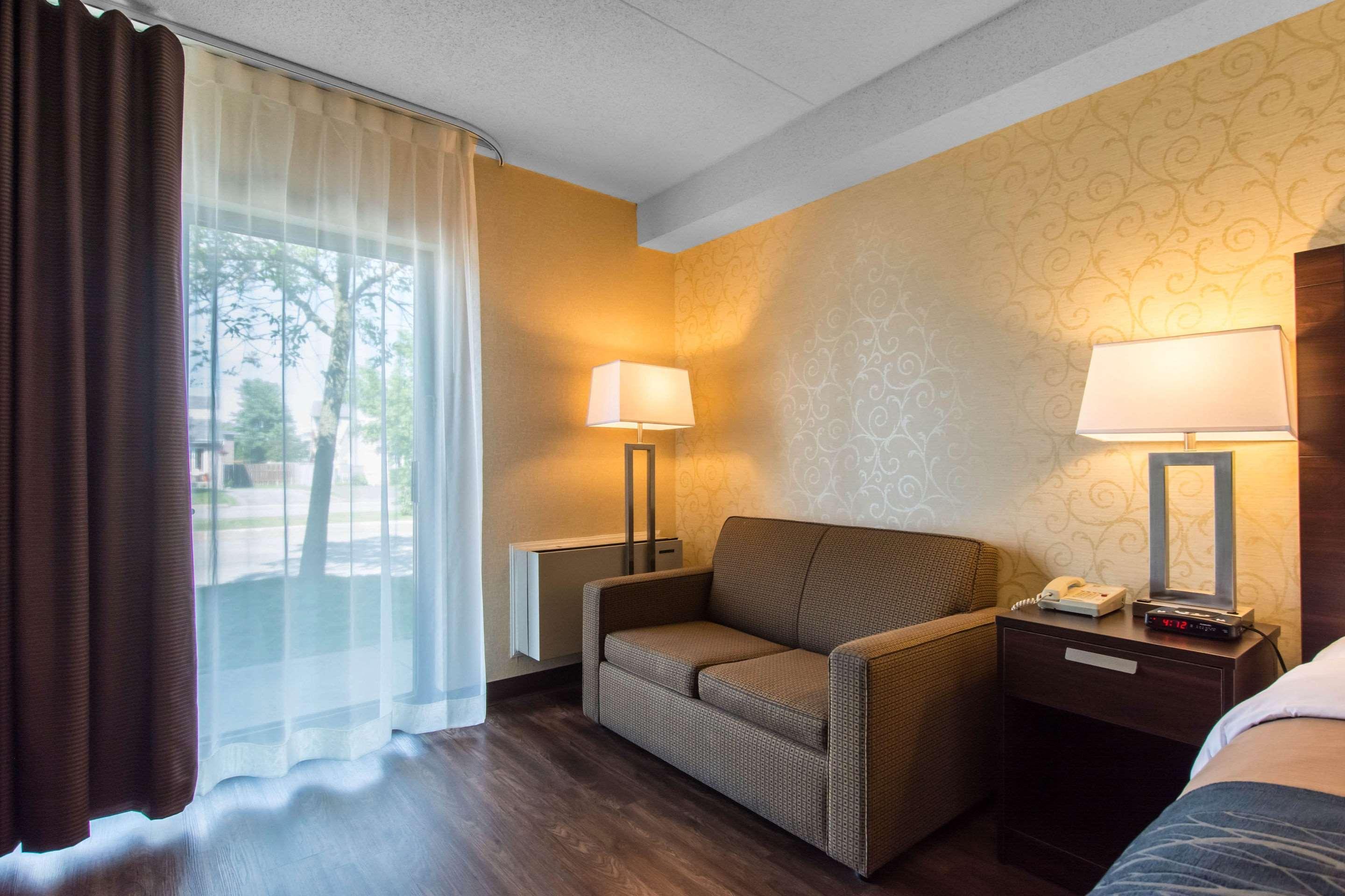 Comfort Inn Труа-Ривьер Экстерьер фото