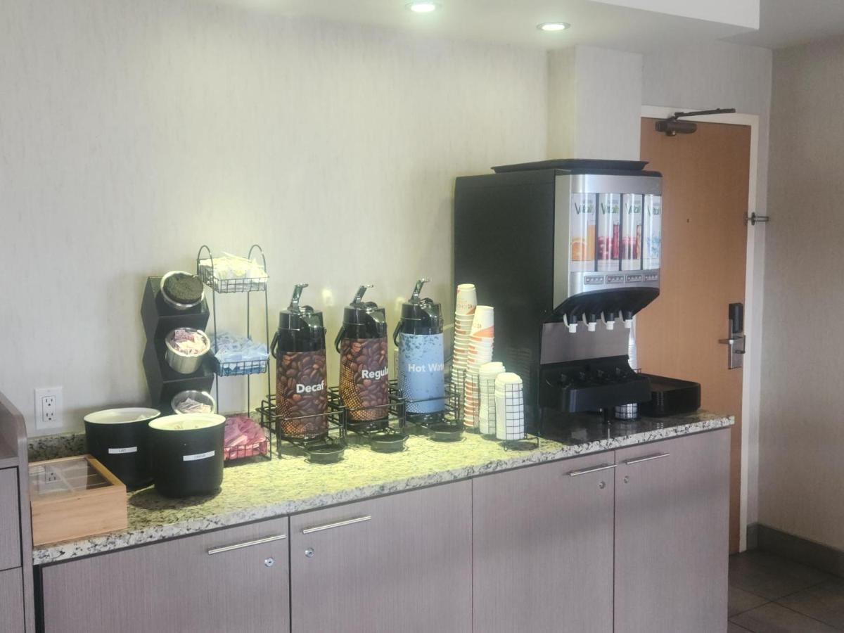 Comfort Inn Труа-Ривьер Экстерьер фото