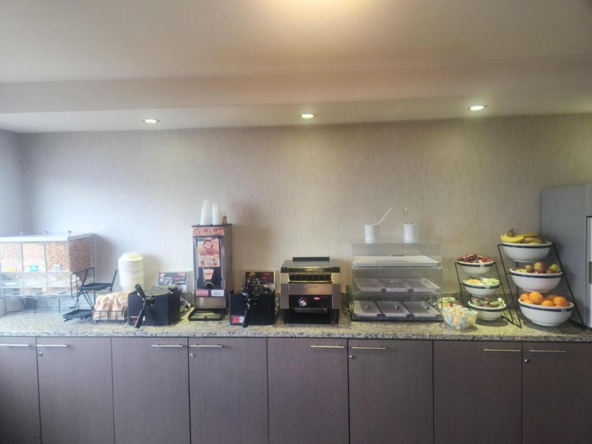 Comfort Inn Труа-Ривьер Экстерьер фото