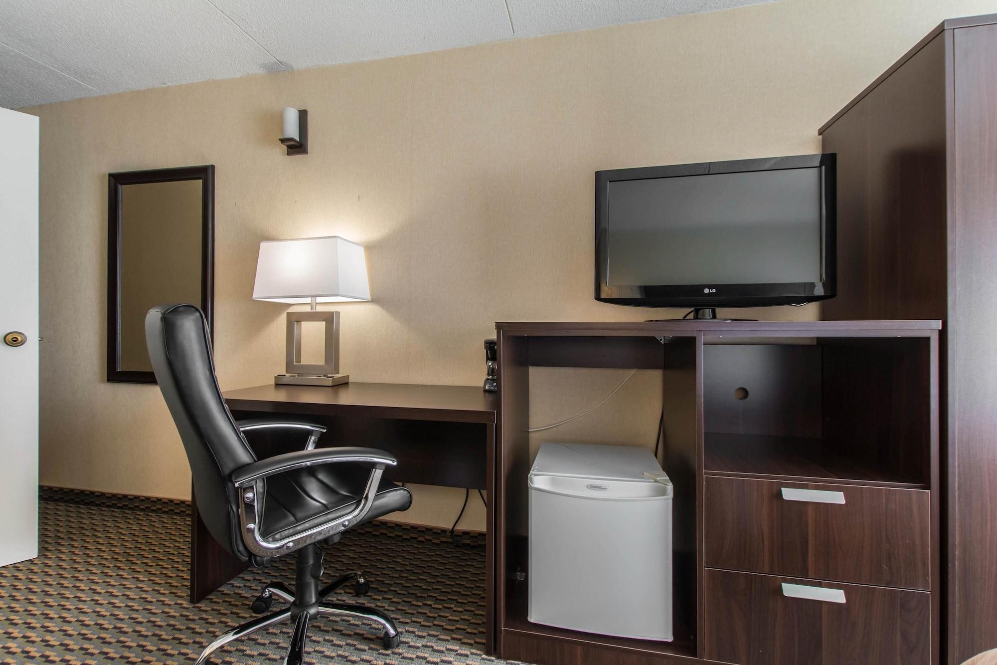 Comfort Inn Труа-Ривьер Экстерьер фото